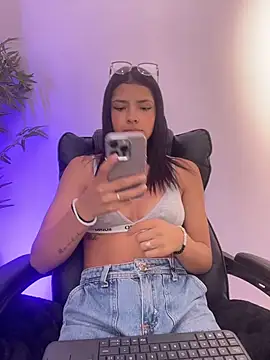 aurora_ec's Webcam Show