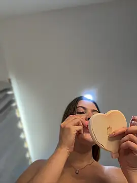 แชท XXX สดของ naughty__angel