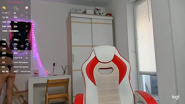 HotCarolineXO 即時 XXX 聊天