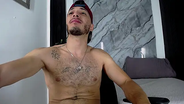 Grant_Irons: απευθείας συνομιλία ΧΧΧ