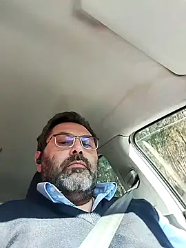 Necroforo: διαδικτυακό σόου στην κάμερα