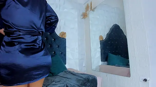 _mia_milf_'s Live XXX Chat