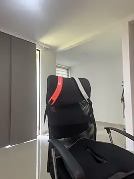 دردشة TroyeSavage الجنسية المباشرة