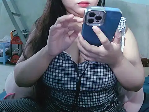 Lily3322 现场XXX聊天