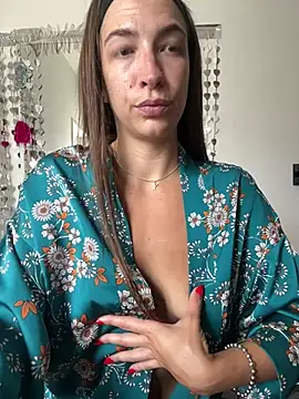 Chat XXX en directo de Yara-Lolii