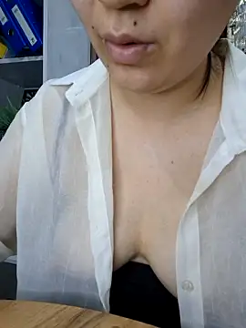 Chat XXX en directo de Emi_hot1