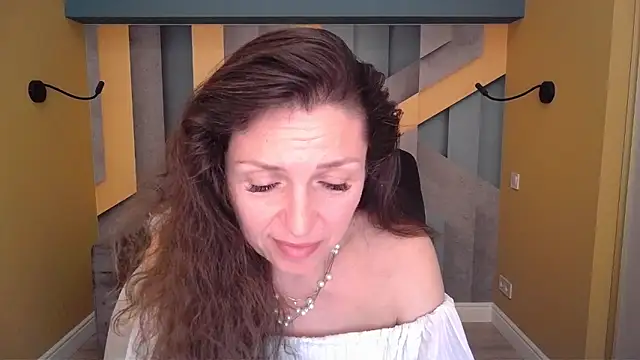 EllaLong's Live XXX Chat