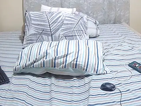 slender_sweet élő XXX-chatje