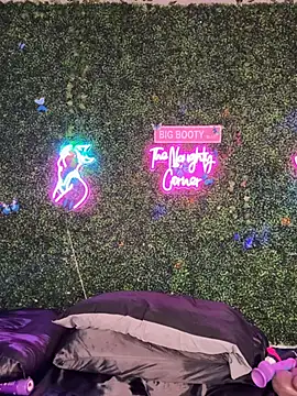 แชท XXX สดของ RenaThickAss