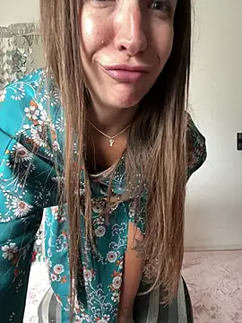 Yara-Lolii Live XXX Chat