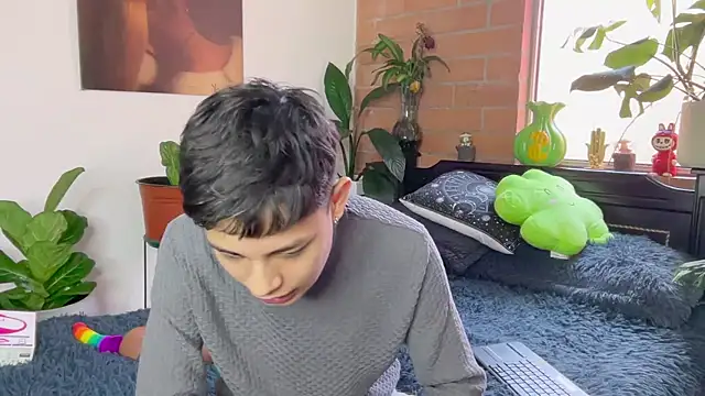 Andy_Belier23 Chat XXX in diretta