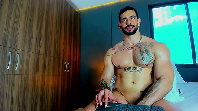 massimo_visconti live XXX chat