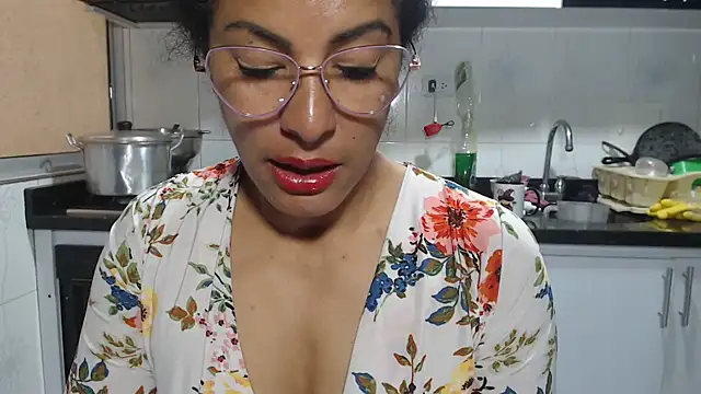 kateleyagrey's Live XXX Chat