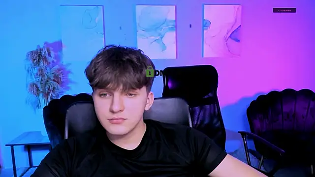 travis_wolf_'s Live XXX Chat