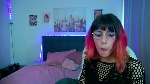 goth_minerva: διαδικτυακό σόου στην κάμερα