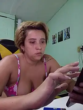 Chatroom XXX en direct de BIADELICIA1