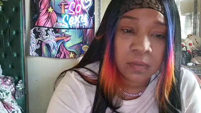 mzpretty444 Show in webcam