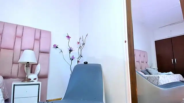 Chat +18 de kamii_arias ao vivo