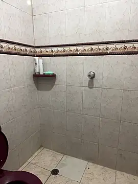 XXX chat uživo modela Emi_rousse