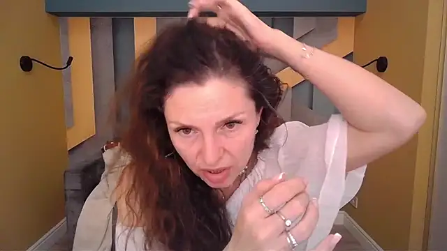 EllaLong: απευθείας συνομιλία ΧΧΧ