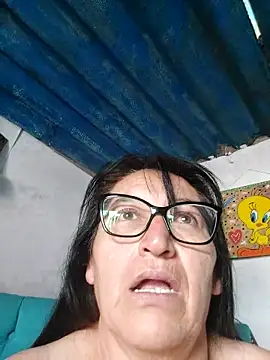 clarita_01: διαδικτυακό σόου στην κάμερα