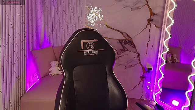 Chat XXX en directo de PEACHY_TAY