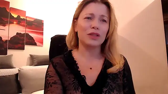 love-bionda Chat XXX live