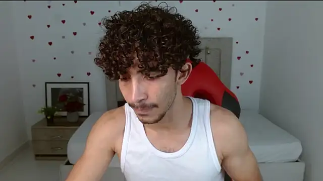 Caius_fox's Live XXX Chat