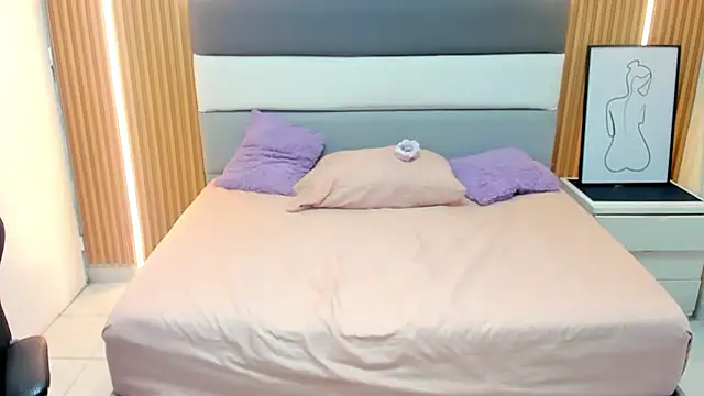 LEYNABRAUN Live XXX-Chat