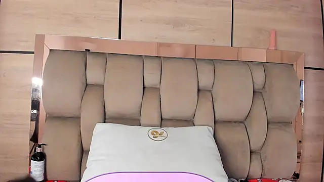 karol_lewiss' Live XXX Chat