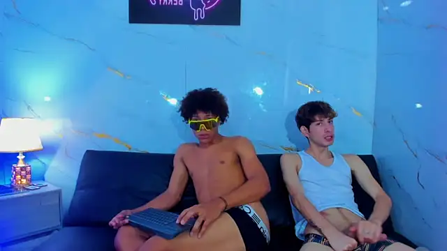 Spicy_guys Show Webcam