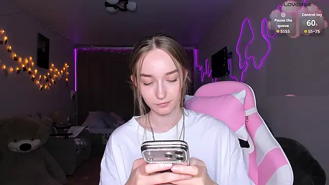 MoonDust Adlı Modelin Canlı XXX Sohbeti