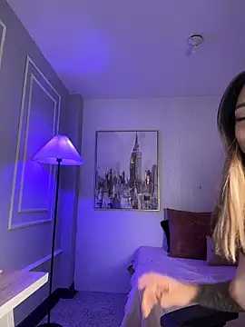 دردشة HoneyMollyX الجنسية المباشرة