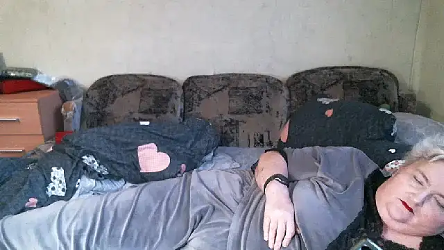 Lana555: онлайн-секс-чат