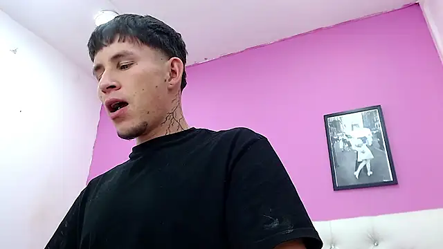 XXX chat uživo modela masterboyx