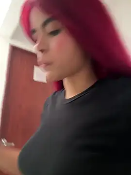 kitty_rousse01's Live XXX Chat