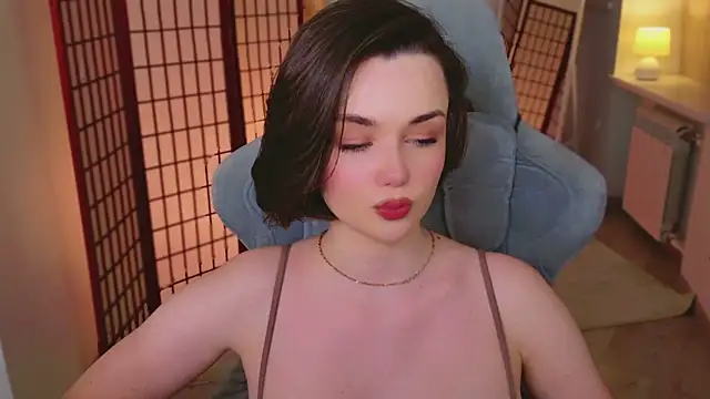 AvaFlower Chat XXX live