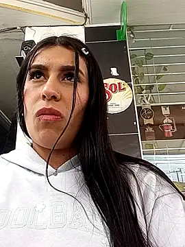 Chatroom XXX en direct de charlottte_wh