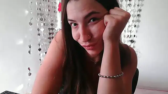 Yara-Lolii Live XXX-chat