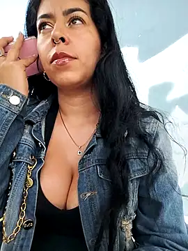 Luianna's Live XXX Chat