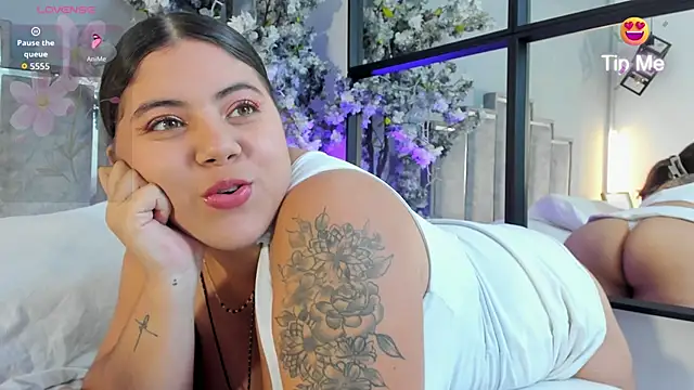 Chat +18 de Kathyharriiss ao vivo