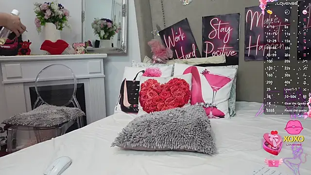 LexyRene: онлайн-секс-чат