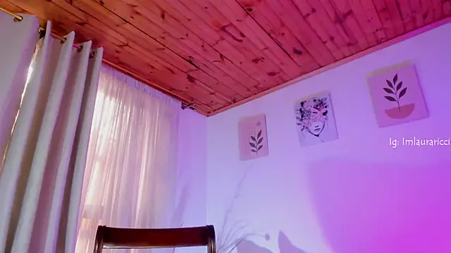 Lauraricci__'s Live XXX Chat
