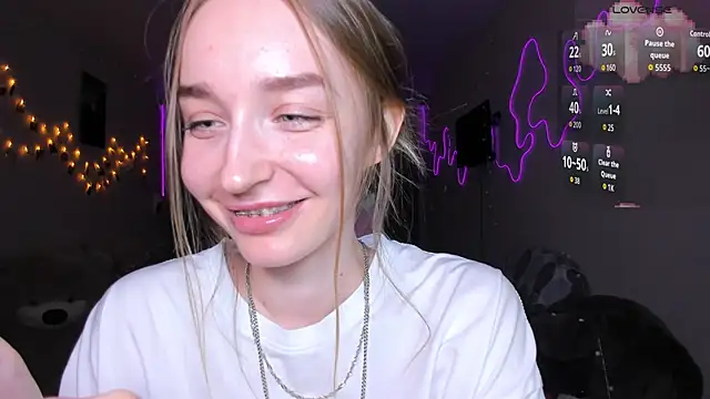 MoonDust's Live XXX Chat