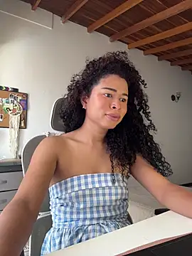 GabriSaenz: онлайн-секс-чат