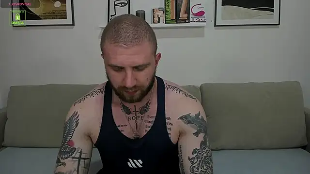 Gerard_Finbar: διαδικτυακό σόου στην κάμερα