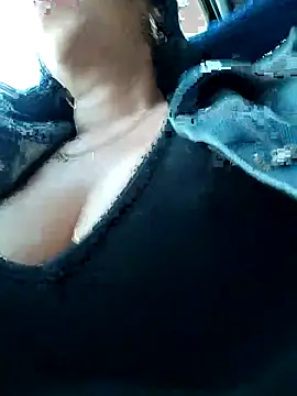 Luianna Adlı Modelin Canlı XXX Sohbeti