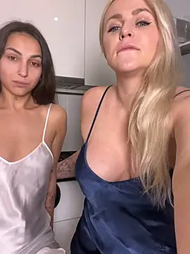 Keep_us_wild's Live XXX Chat