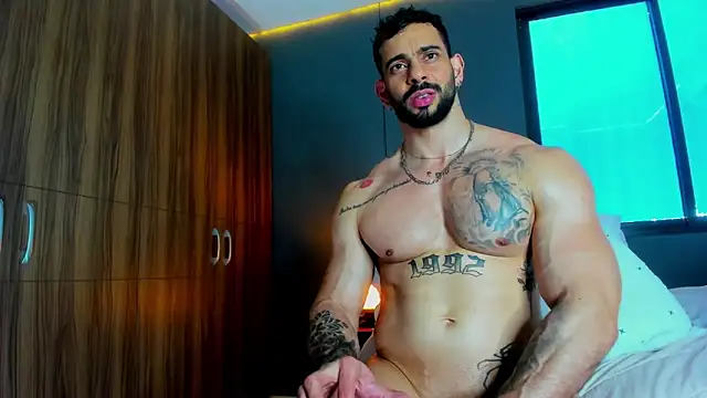 massimo_visconti's Live XXX Chat