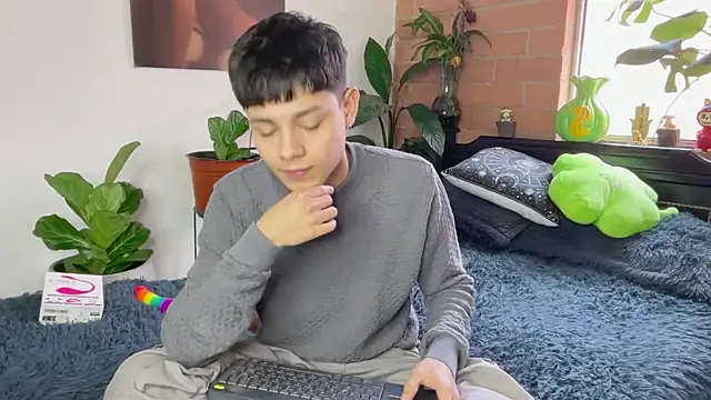 Pokazy przed kamerką – Andy_Belier23